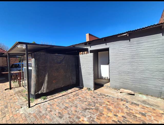 3 BEDROOM FREESTANDING FOR SALE IN STILFONTEIN EXT 4